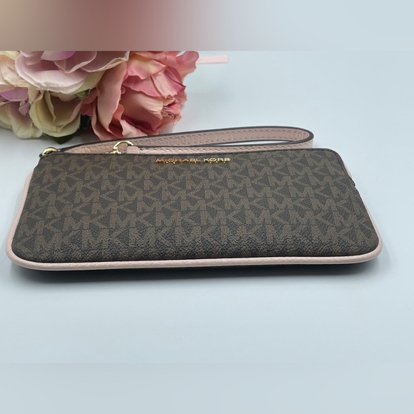 MICHAEL KORS Jet Set Travel Large Wristlet - Picture 5 of 16